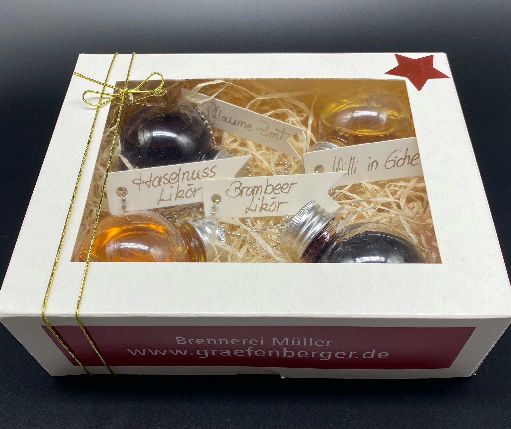 Weihnachtsbaumkugeln gefüllt